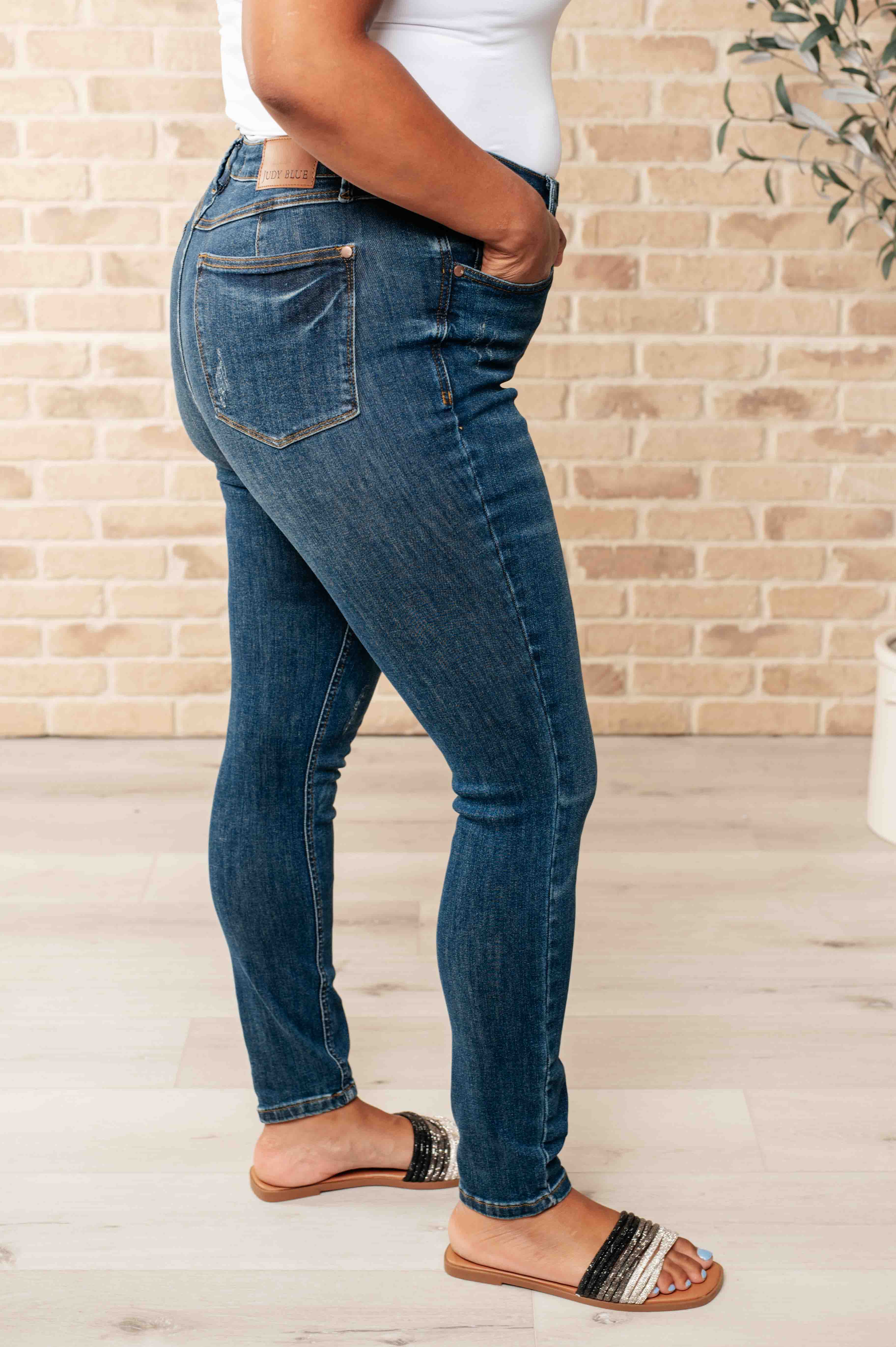 Judy Blue Cora High Rise Control Top Skinny Jeans side view on Krychele.