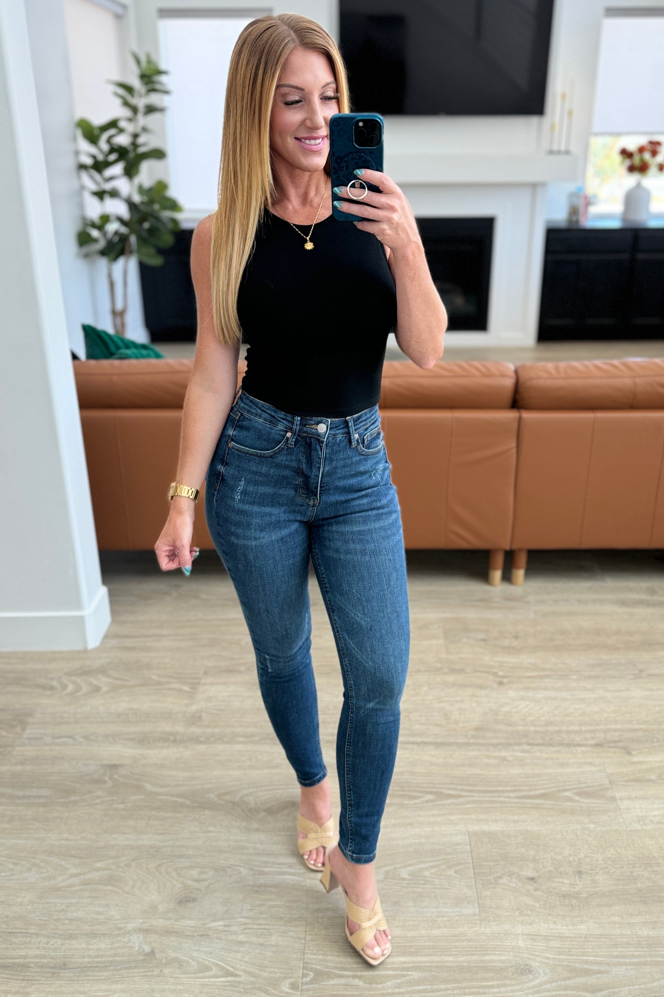 Amanda in Judy Blue Cora High Rise Control Top Skinny Jeans